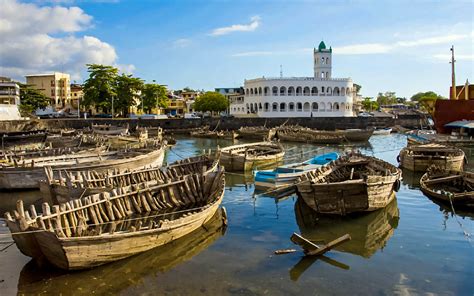 Moroni (Comoros) – Travel guide at Wikivoyage.
